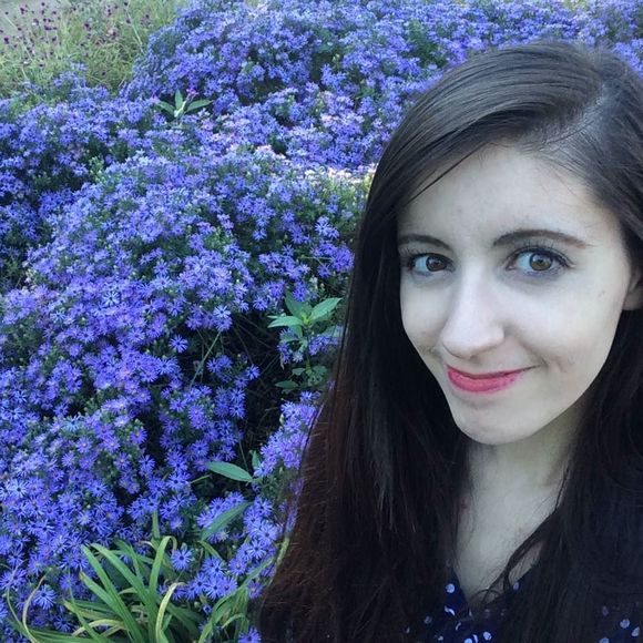 Meet your Posher, Alexis - Picture 1 of 5